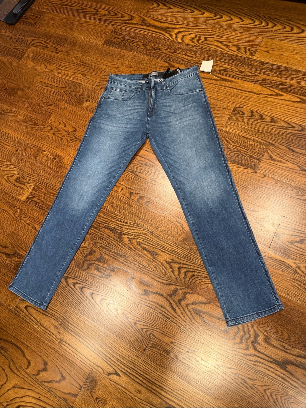 NWT Verdi Women's Straight-Leg Jeans in Blue Wash